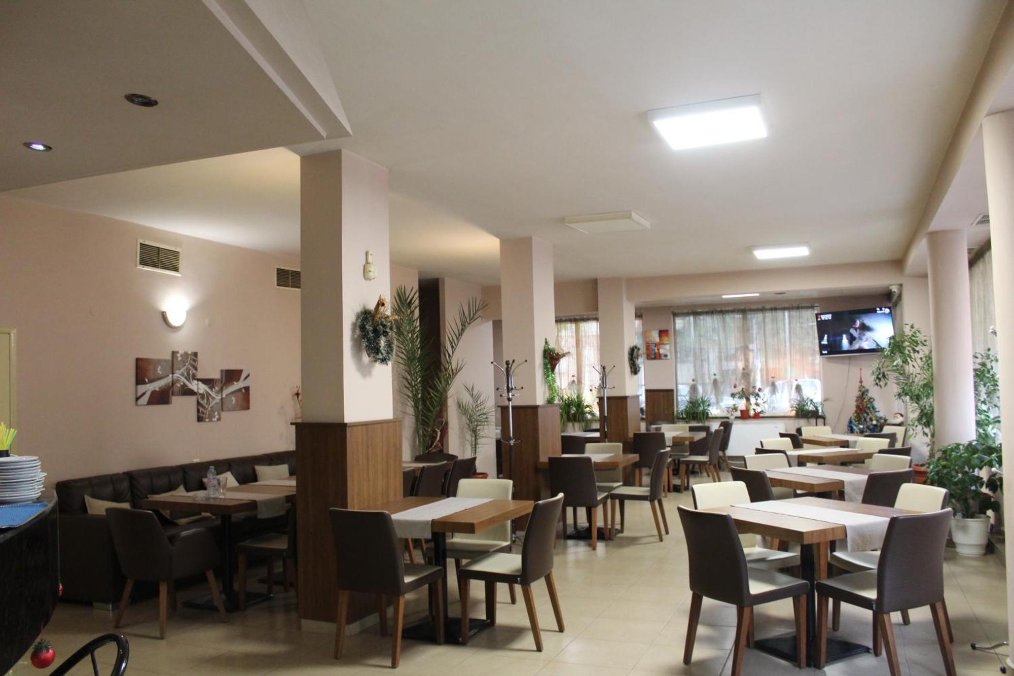 Family Hotel Bulgaria Kharmanli Exteriör bild